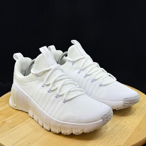 NEW Nike Free Metcon 6 Triple White Platinum Tint FJ7126-101 Women's Size 8 - Picture 4 of 9